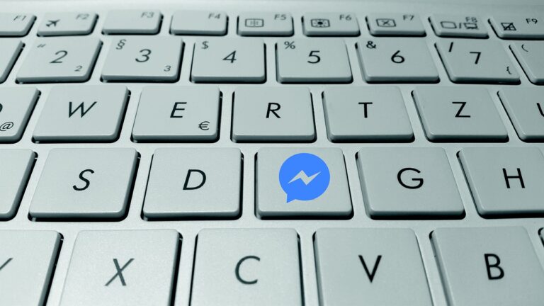 Teclado con el logo del messenger